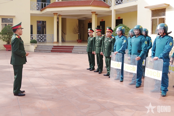 Khi sĩ quan chính quy về với cơ sở Bám địa bàn ngay từ giờ đầu, ngày đầu